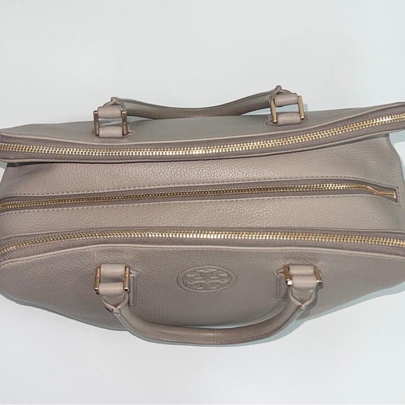 Tory Burch Pebbled leather Marion triple zipper top handle bag. - Picture 7 of 12